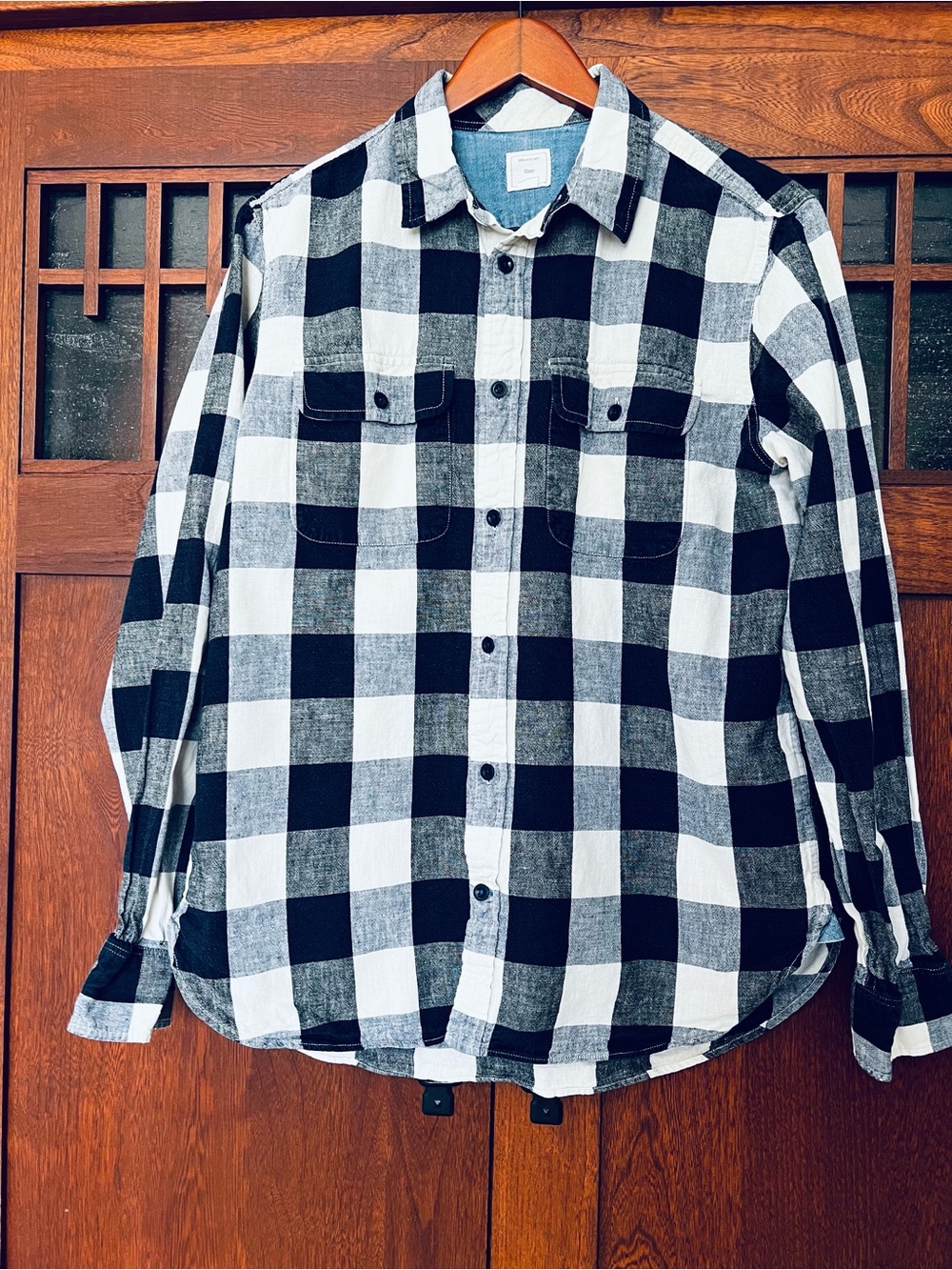 Buffalo Plaid Gap Long-Sleeve Button-Down Shirt in Black & White Linen/Cotton L